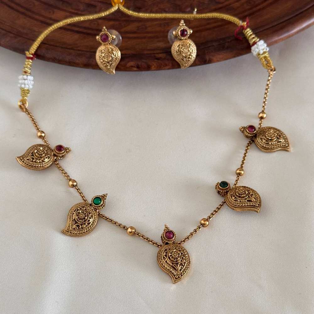 Antique Necklace AN212