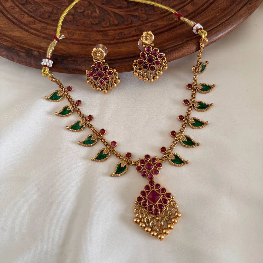 Antique Necklace AN217