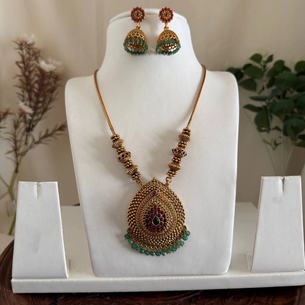 Antique Necklace AN219