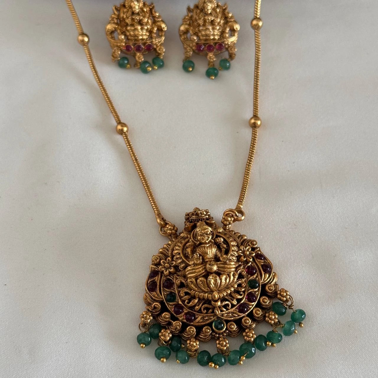 Antique Necklace AN223