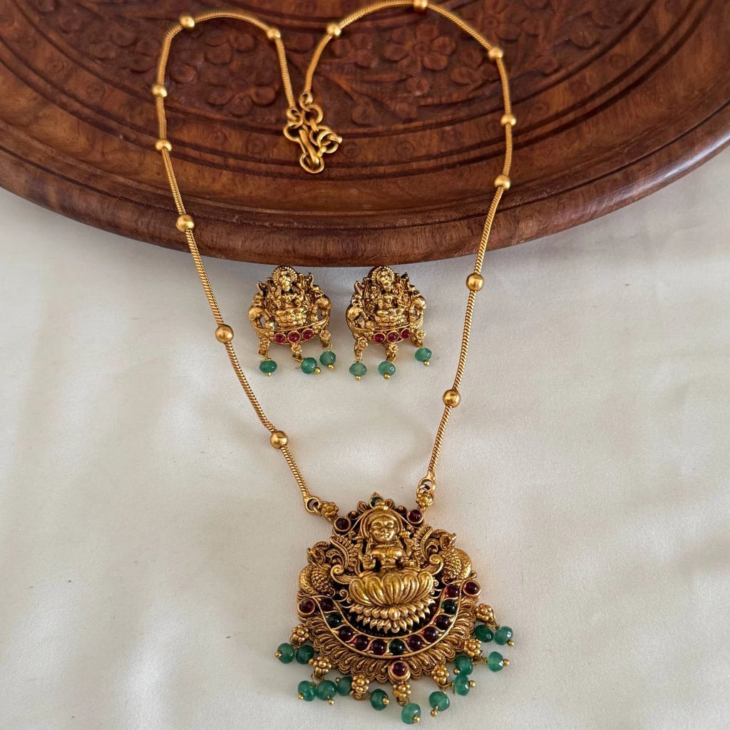 Antique Necklace AN224
