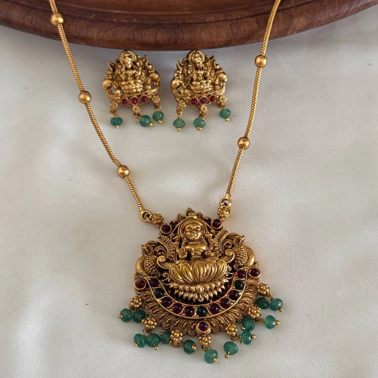 Antique Necklace AN224
