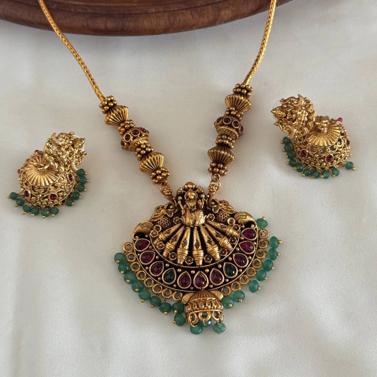 Antique Necklace AN225