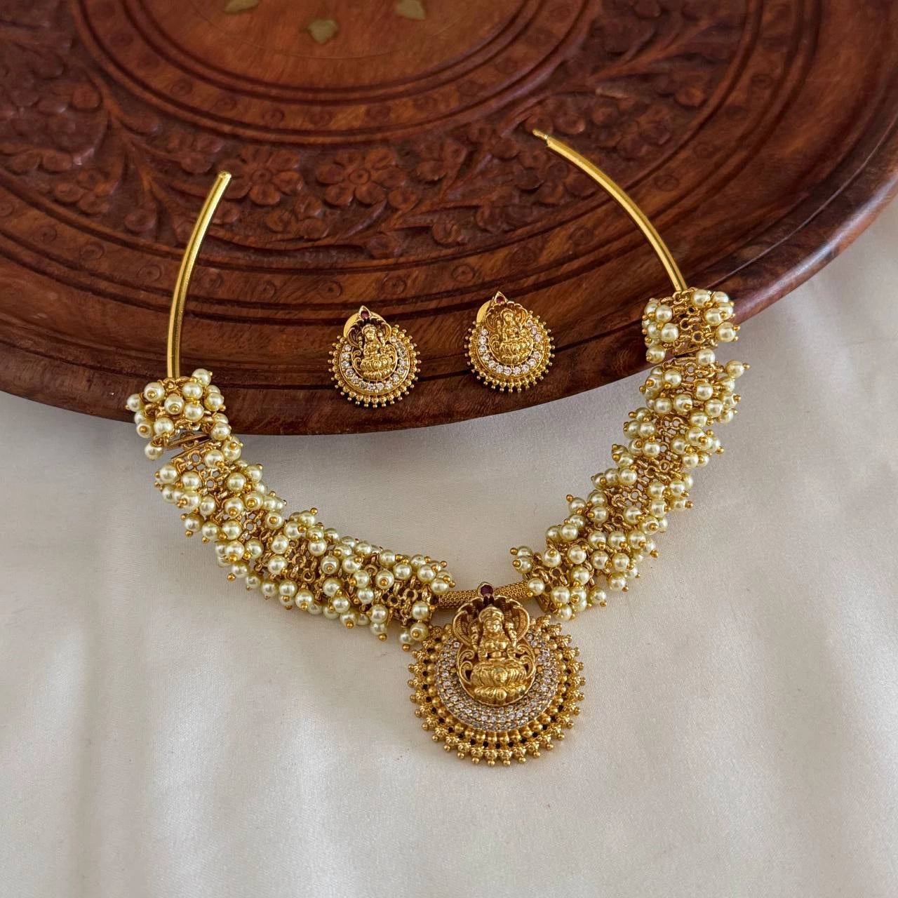 Antique Necklace AN226