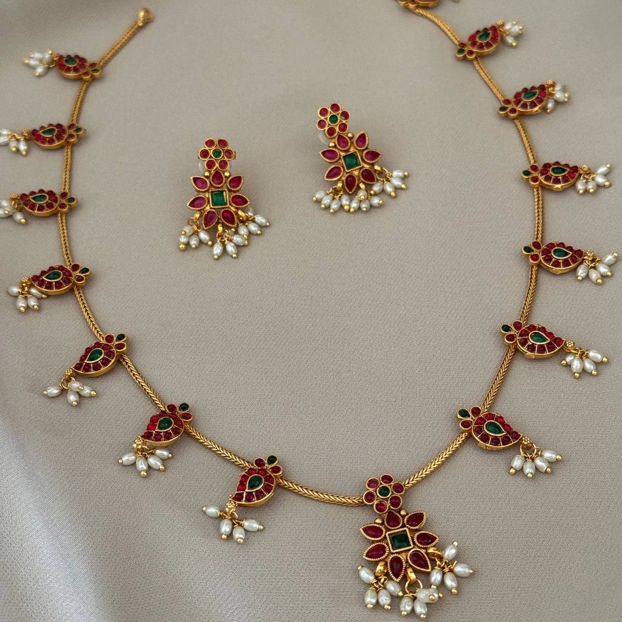 Antique Necklace AN91