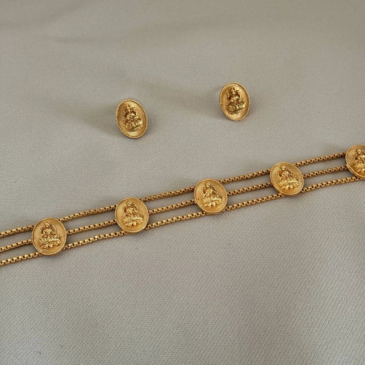 Antique Necklace AN98