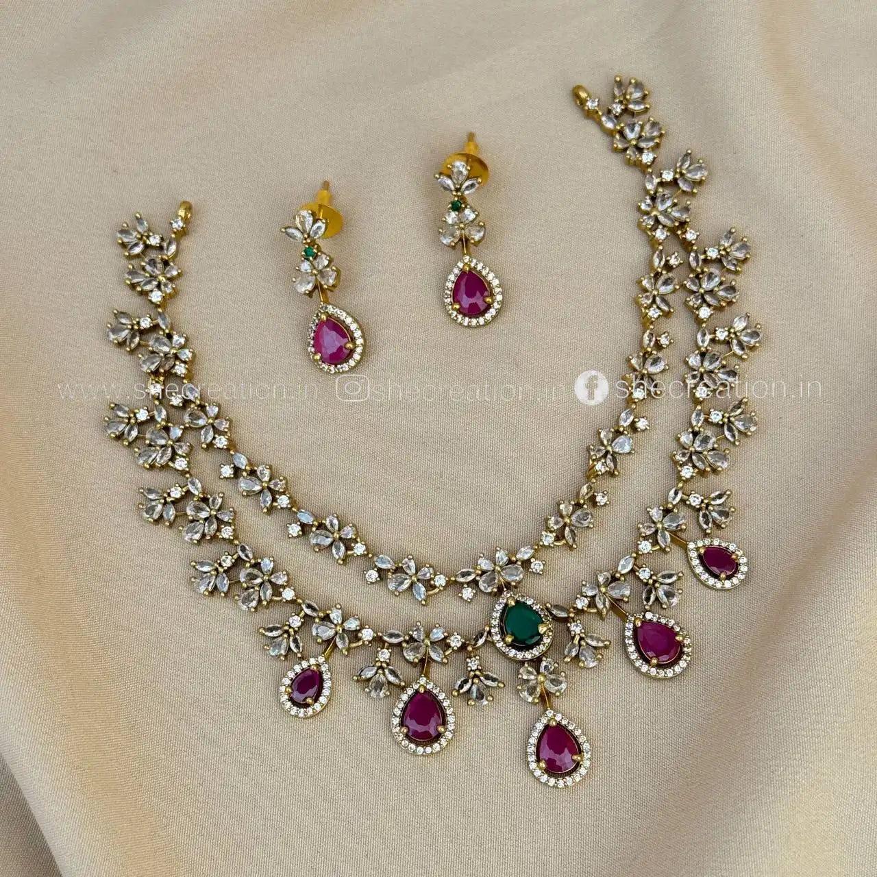 Antique Necklace AN37