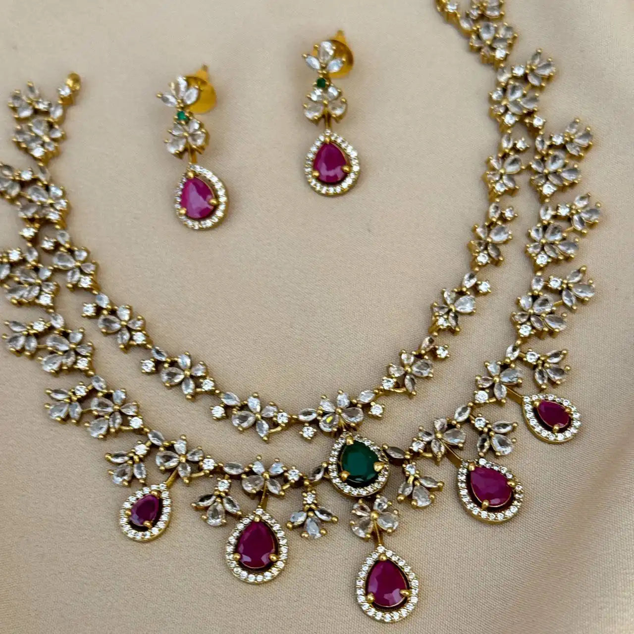 Antique Necklace AN37