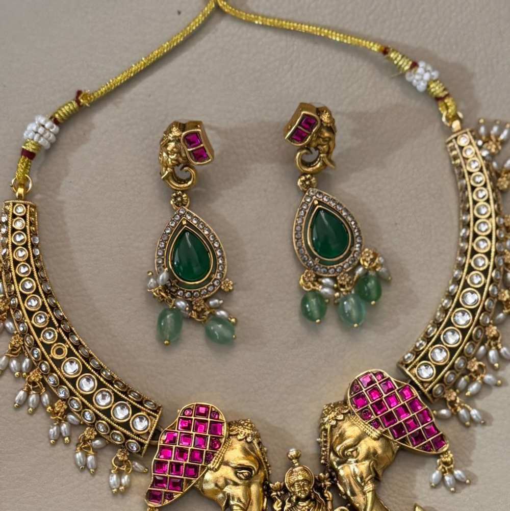Antique Necklace AN234