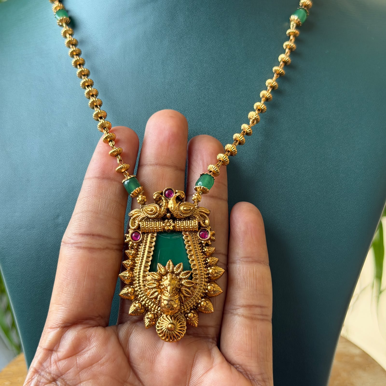 Jadau Stone Pendent Set AN270