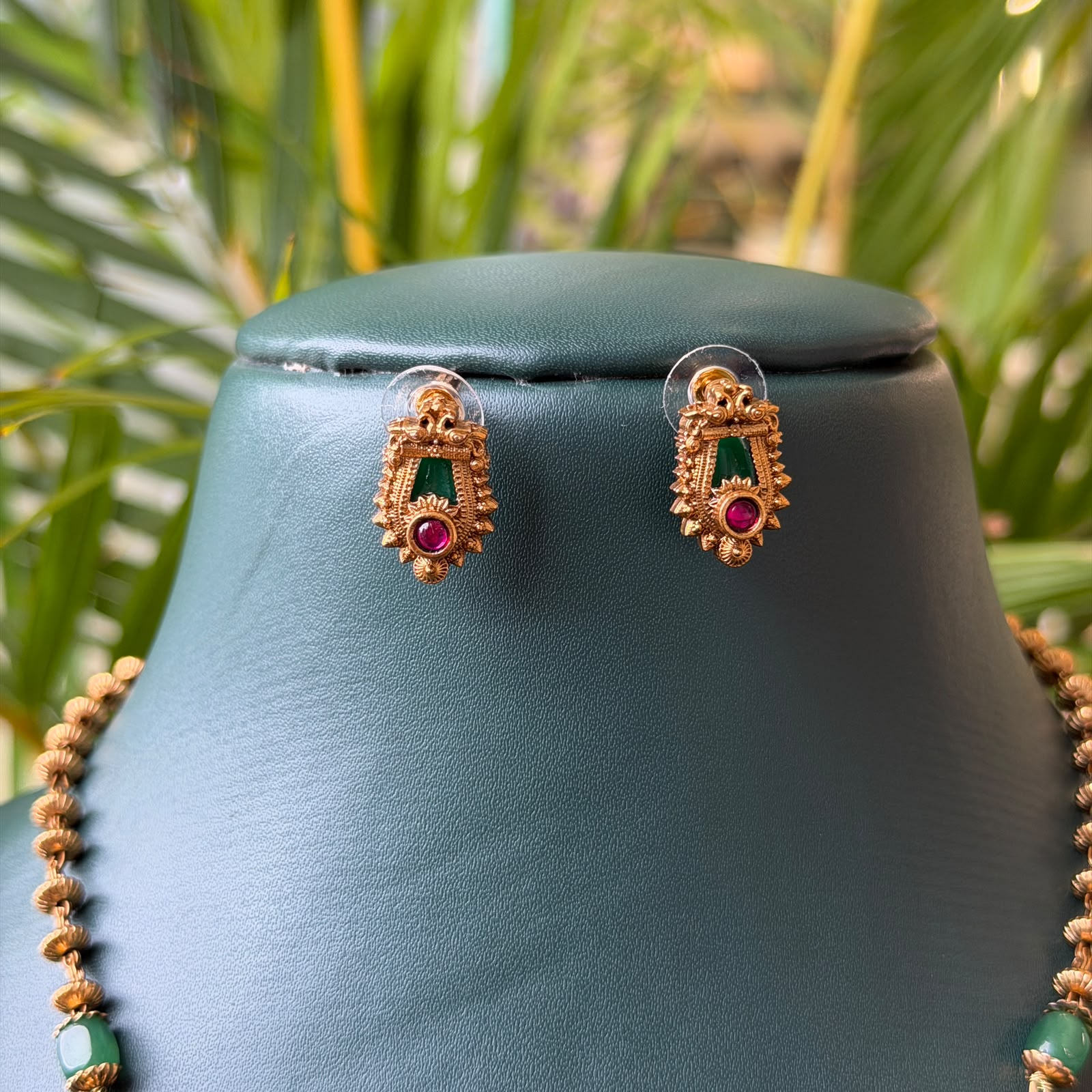 Jadau Stone Pendent Set AN270