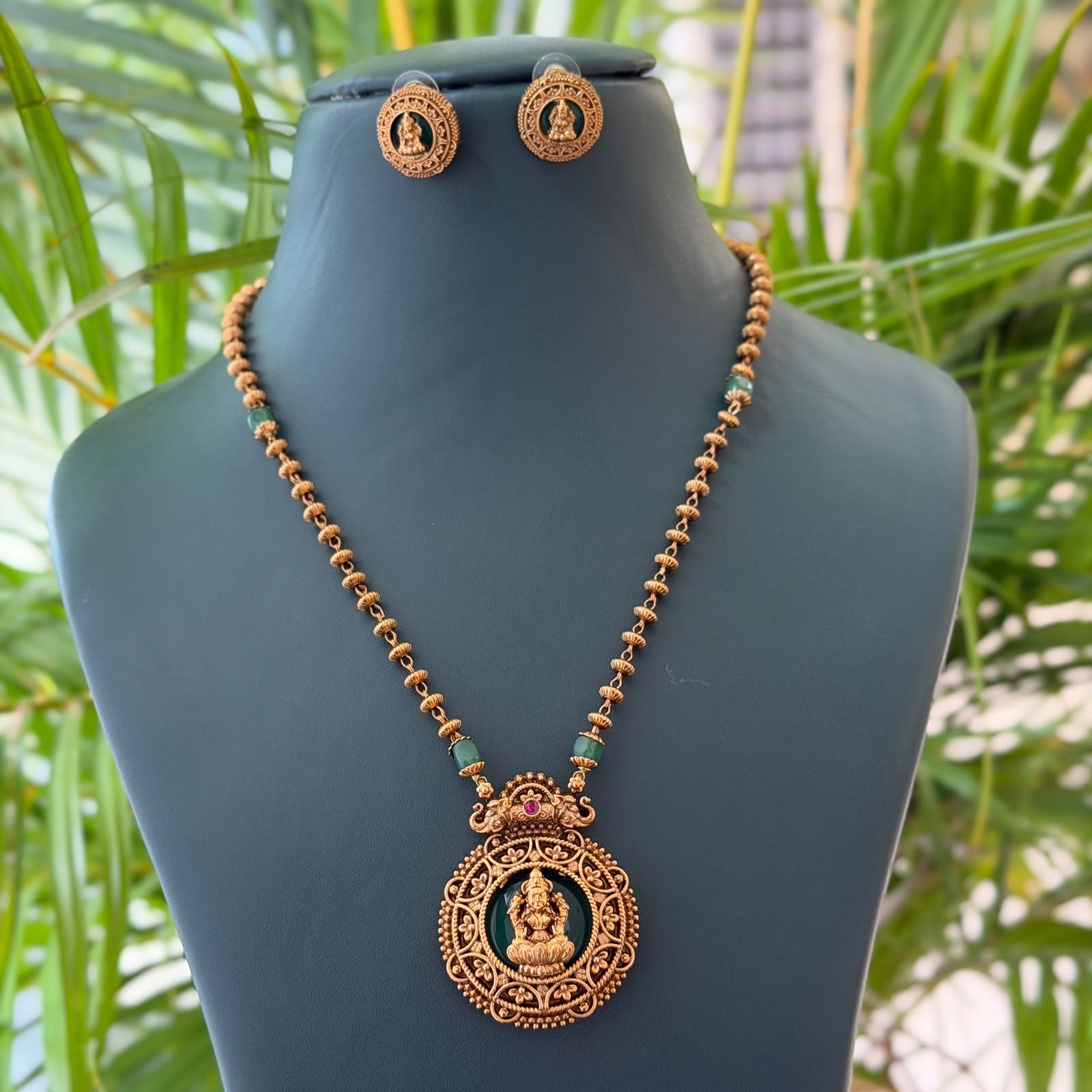 Jadau Stone Pendent Set AN271