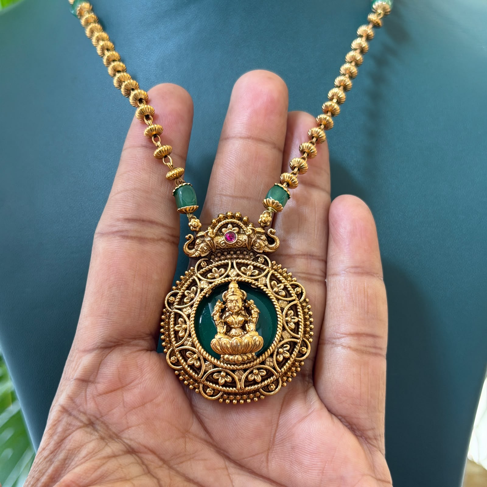 Jadau Stone Pendent Set AN271