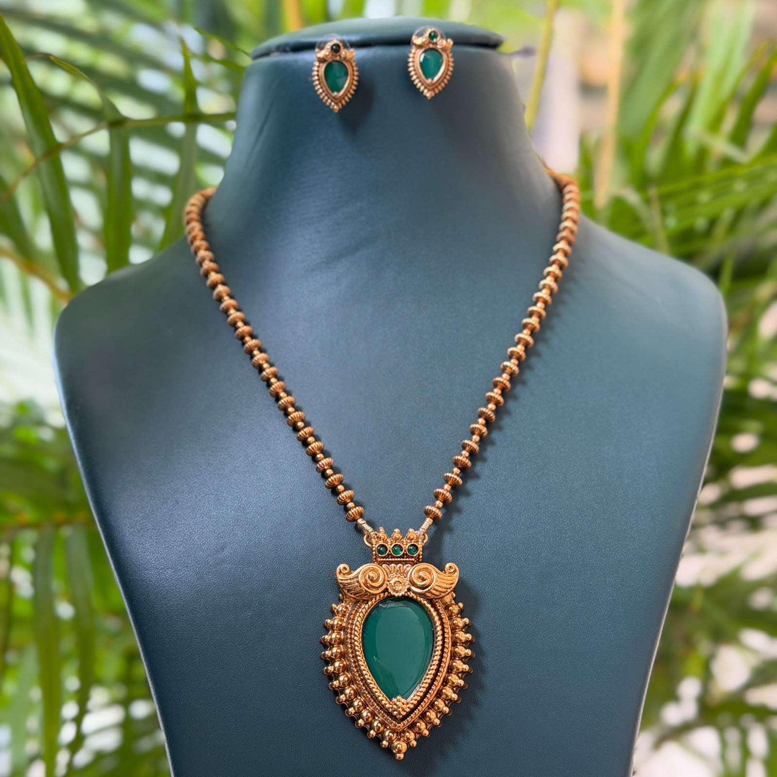 Jadau Stone Pendent Set AN272