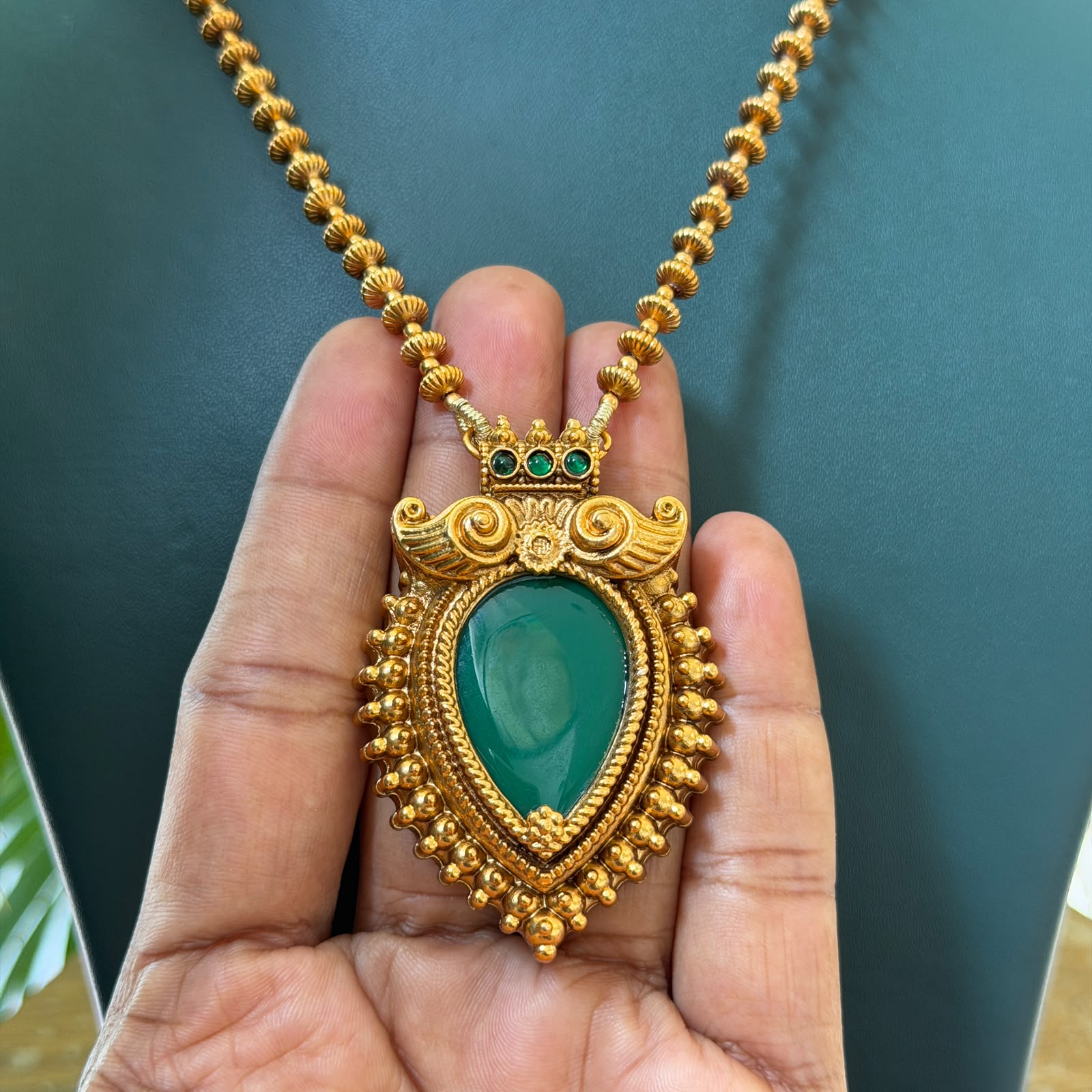 Jadau Stone Pendent Set AN272