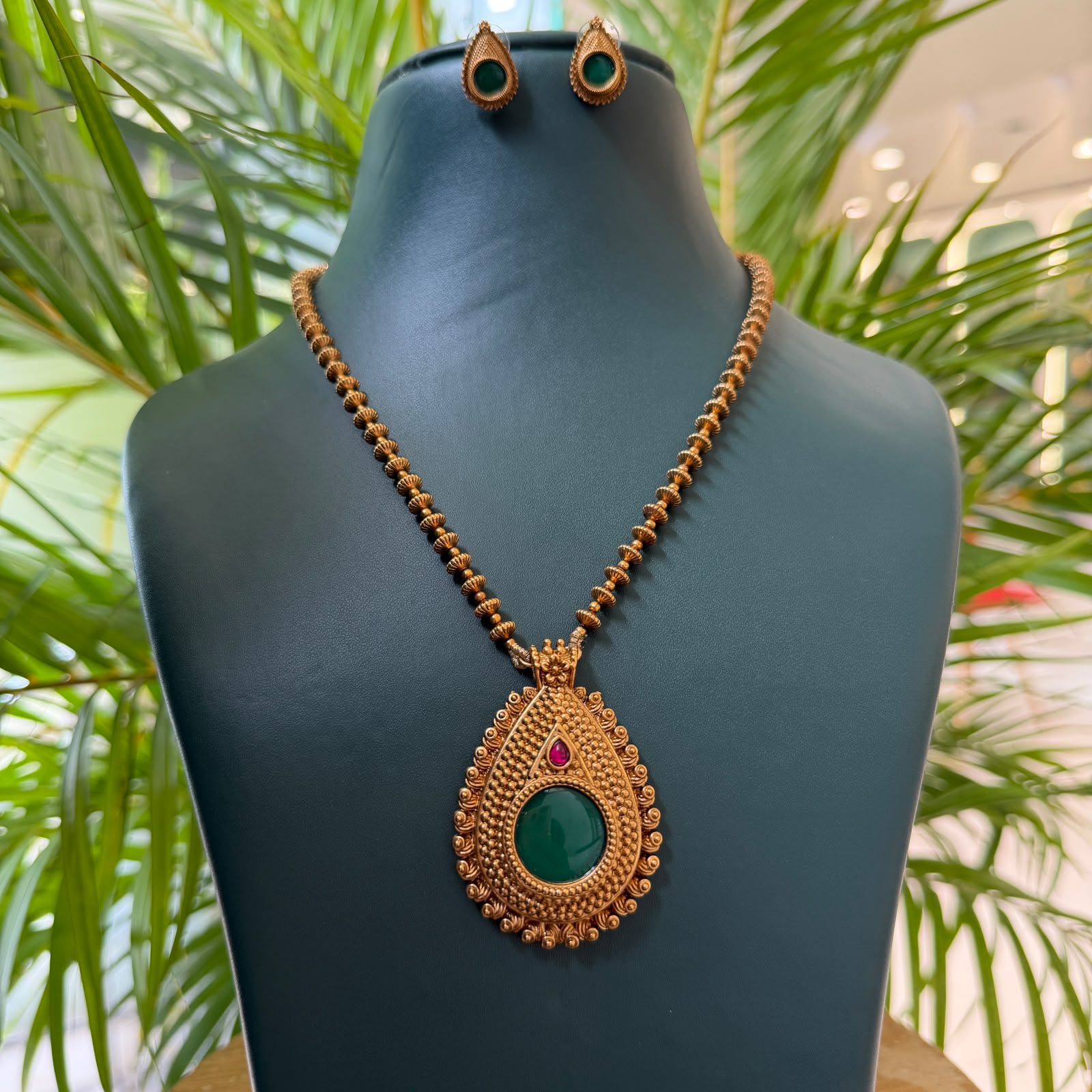 Jadau Stone Pendent Set AN273