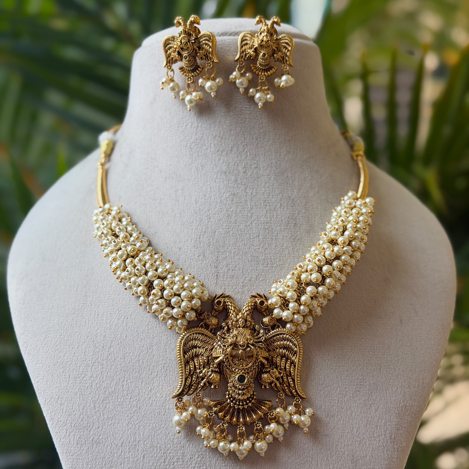Antique Necklace Set AN319