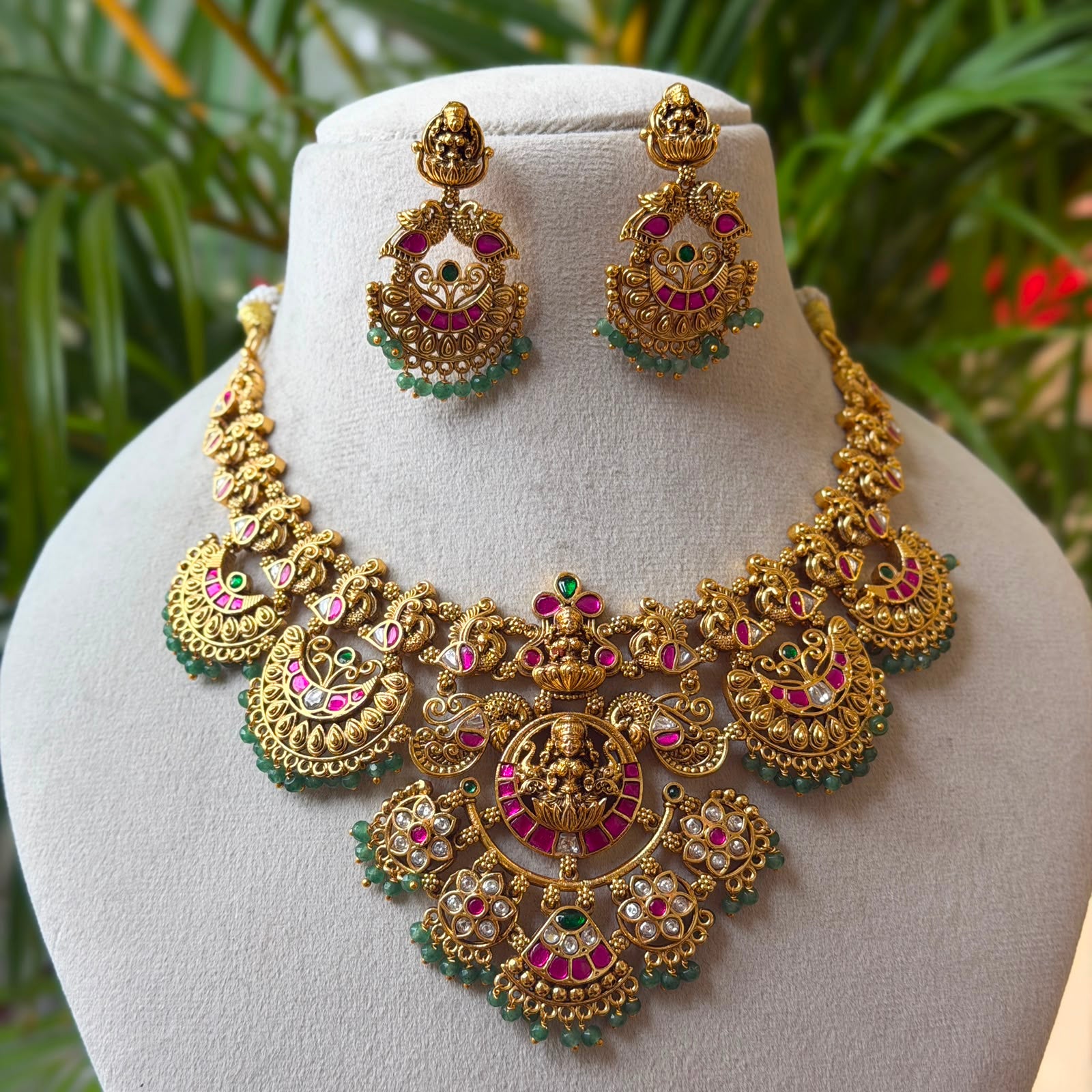 Antique Necklace Set AN318