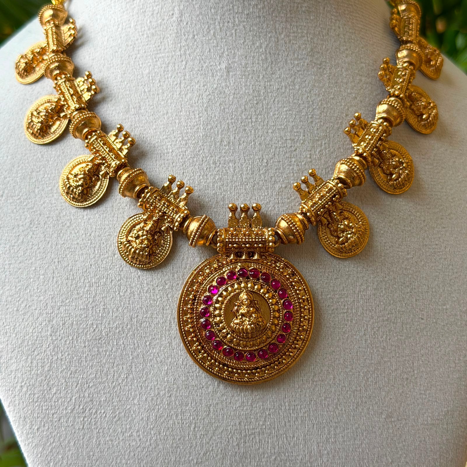 Antique Necklace Set AN334