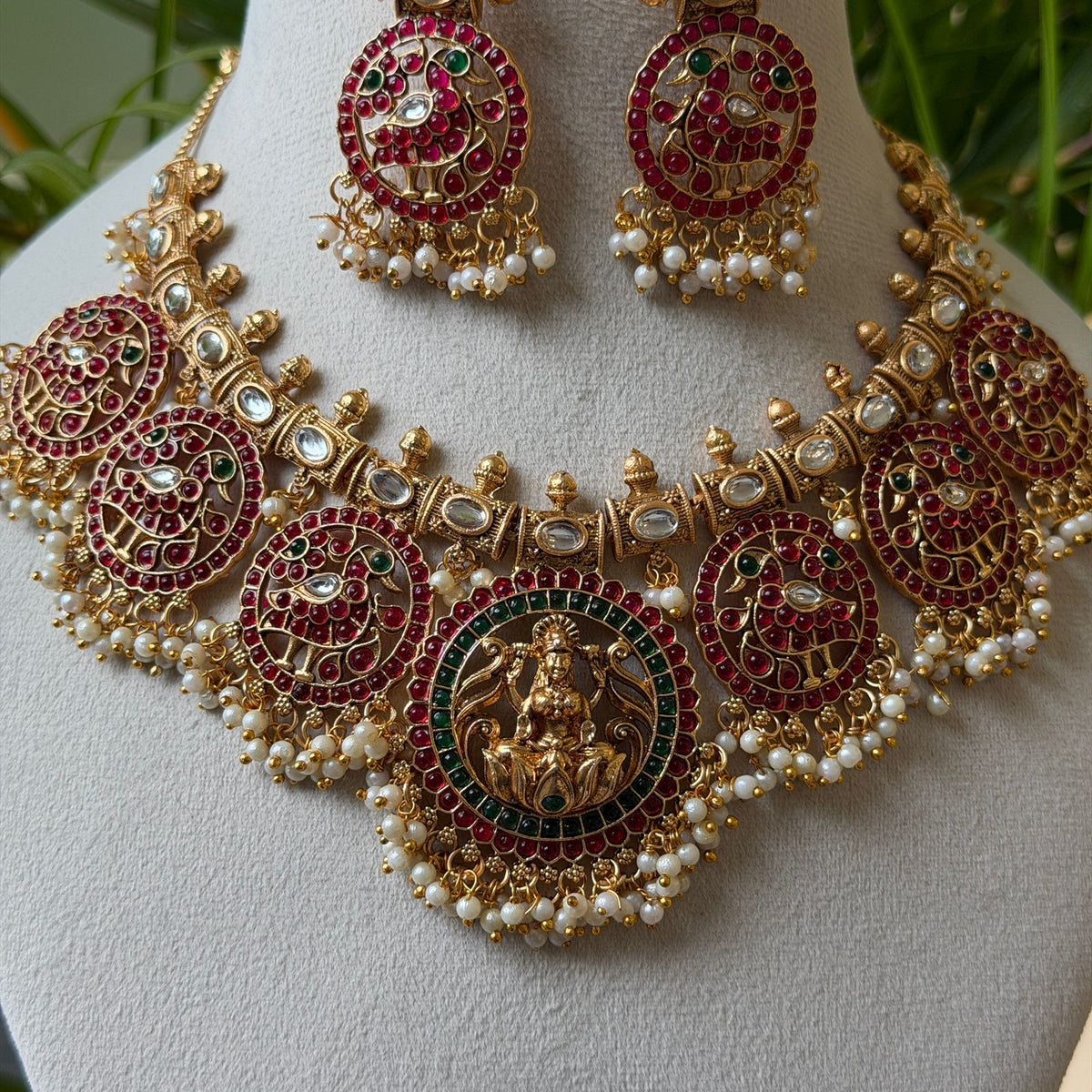 Antique Necklace Set AN368