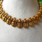 Antique Gold Lakshmi Kasu Mala Short Necklace Set – Traditional Coin Choker with Ruby Accents AN299