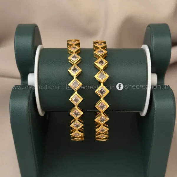 Antique Bangle AB36 - Image 2