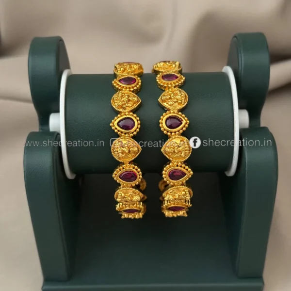 Antique Bangle AB43