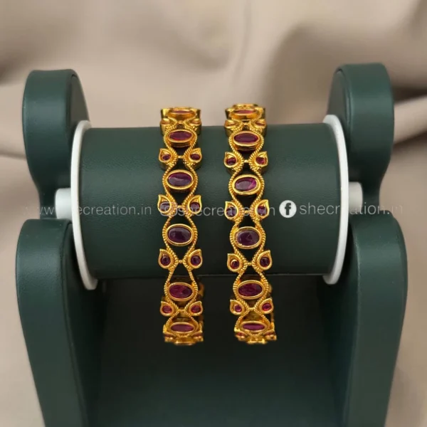 Antique Bangle AB44