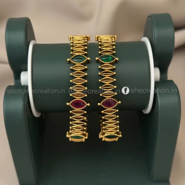 Antique Bangle AB46