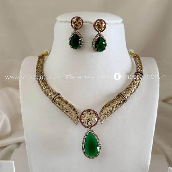 Antique Necklace AN174