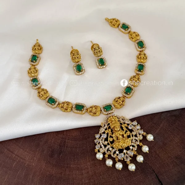 Antique Necklace AN175