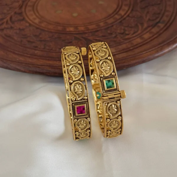 Antique Bangle AB49 - Image 2