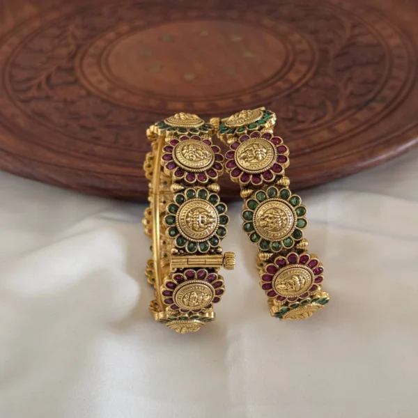 Antique Bangle AB50 - Image 2