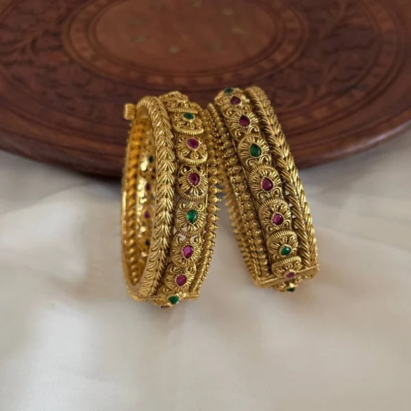 Antique Bangle AB52 - Image 2