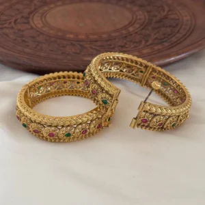 Antique Bangle AB52