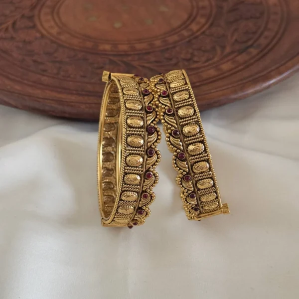 Antique Bangle AB53 - Image 2