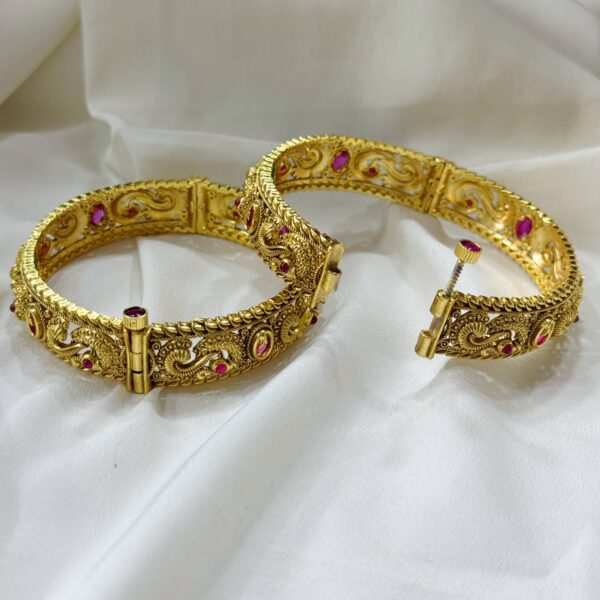 Antique Bangle AB55 - Image 2