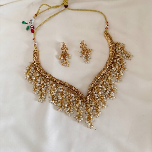Antique Necklace AN185