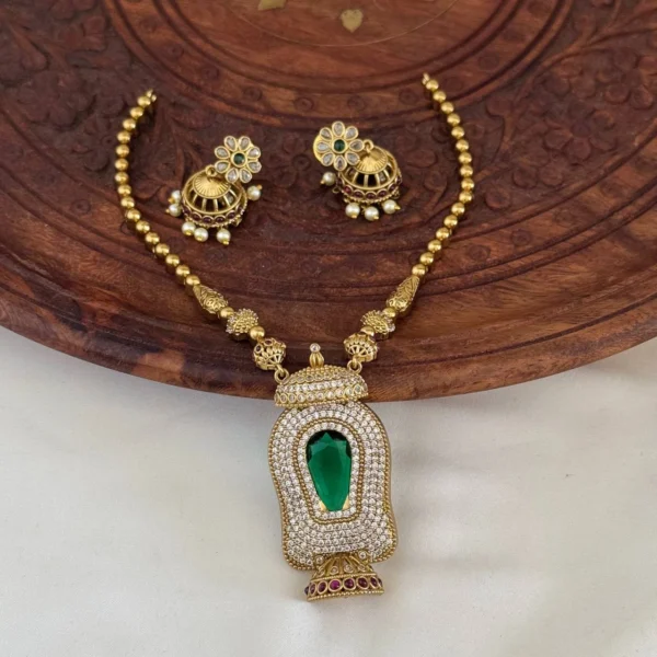 Antique Necklace AN205