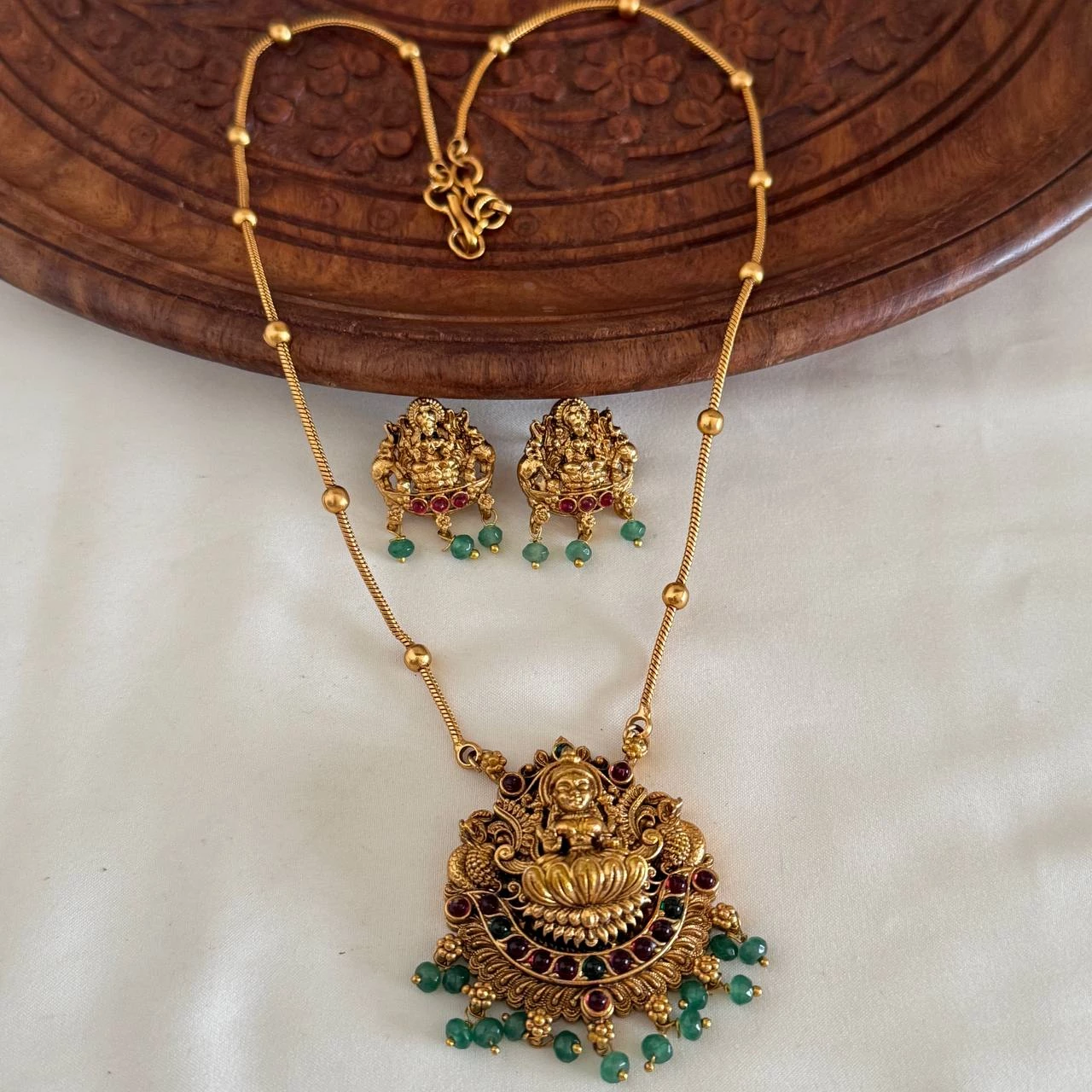 Antique Necklace AN224