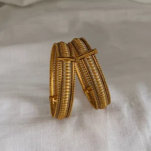 Antique Bangle AB63