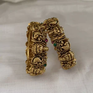 Antique Bangle AB64